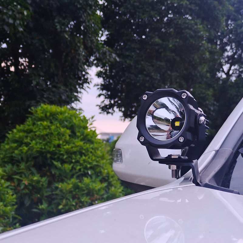 Which is brighter, xenon or LED?